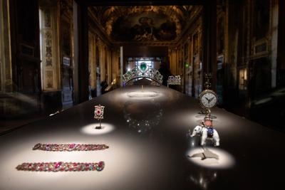 Paris, France le 14 janvier 2020 - Reouverture de la Galerie d Apollon, apres 10 mois de travaux, au Louvre. Presentati-stock-foto