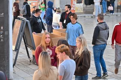 Croatia, Dubrovnik, 201025. Actor Chase Stokes on the set of the fifth season of the Netflix teen series Outer Banks on-stock-foto
