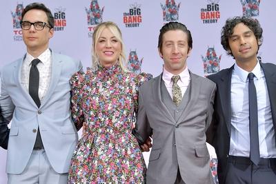 Jim Parsons Kaley Cuoco Simon Helberg und Kunal Nayyar bei der Handprints Ceremony am TCL Chinese-stock-foto
