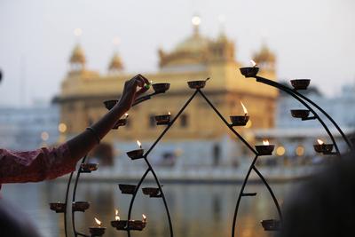 Diwali celebrations at the Golden Temple in India-stock-foto
