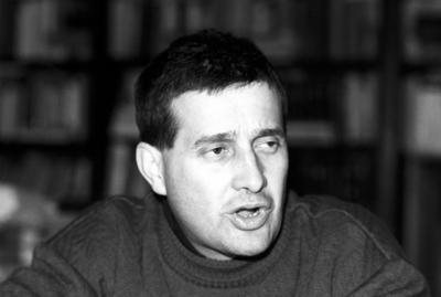 Dissident Mircea Dinescu (Rum?nien) in Bukarest-stock-foto