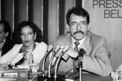 Daniel ORTEGA, Politiker, Praesident von Nicaragua, mit Ehefrau Rosario-Murillo, bei einer Pressekonferenz, Belgrad, 05-stock-foto