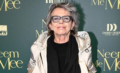 2023-12-11 Premiere Movie Ik Neem Je Mee AMSTERDAM, NETHERLANDS - DECEMBER 11: Connie Palmen attends premiere movie Ik N-stock-foto