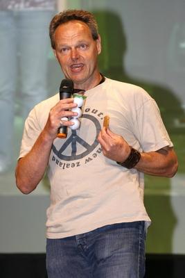 Bildnummer: 56797369  Datum: 02.10.2009  Copyright: imago/Future ImageRing Con 2009 im Hotel Maritim in Bonn Bruce Hopkins Entertainment People x0x xkg 2009 hoch Schauspieler Gamling in The Lord of the Rings 2 & 3 Gastrollen in Xena: Warrior Princess & Hercules: The Legendar  56797369 Date 02 10 2009 Copyright Imago Future Image Ring Con 2009 in Hotel Maritim in Bonn Bruce Hopkins Entertainment Celebrities x0x xkg 2009 vertical Actor Gamling in The Lord of The rings 2 & 3  in Xena Warrior Princess & Hercules The-stock-foto