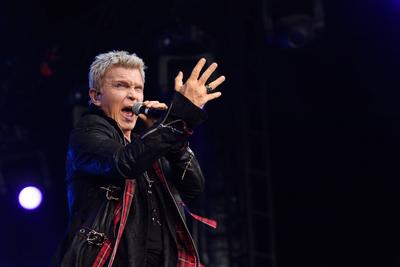 133/ Billy Idol: Billy Idol (vocals) performing live at the Zitadelle Spandau, Berlin, 19.07.18, Saenger, singer, Deuts-stock-foto