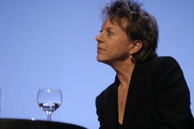 Bildnummer: 54494380  Datum: 12.05.2004  Copyright: imago/gezettKennen Sie Ihre Nachbarn? Literatur aus Flandern und den Niederlanden - Er?ffnungsabend der Literaturwoche im Hebbeltheater mit Connie Palmen kultur people literatur kbdig xo0x 2004 querBildnummer 54494380 Date 12 05 2004 Copyright Imago  know Them theirs Neighbours Literature out Flanders and the Netherlands Opening night the Literature week in Hebbeltheater with Connie Palm trees Culture Celebrities Literature Kbdig xo0x 2004 horizontal-stock-foto