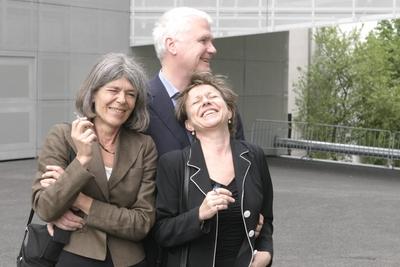 Bildnummer: 54494427  Datum: 14.05.2004  Copyright: imago/gezettBotschaftsempfang in der Niederl?ndischen Botschaft in Berlin, im Rahmen der Veranstaltungsreihe: Kennen Sie Ihre Nachbarn? Literatur aus Flandern und den Niederlanden in Berlin - Adrian van Dis, Anne Enquist (L), Connie Palmen kultur people literatur kbdig xo0x 2004 quer o0 ShootingBildnummer 54494427 Date 14 05 2004 Copyright Imago  Embassy reception in the Dutch Embassy in Berlin in Frame the Series of events know Them theirs Neighbours Literature out Flanders and the Netherlands in Berlin Adrian van DIS Anne Enquist l Connie Palm trees Culture Celebrities Literature Kbdig xo0x 2004 horizontal o0 Shooting-stock-foto