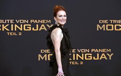 129/ Julianne Moore besucht die Weltpremiere von ?Die Tribute von Panem ? Mockingjay Teil 2? am 04.11.2015 im Cinestar-stock-foto