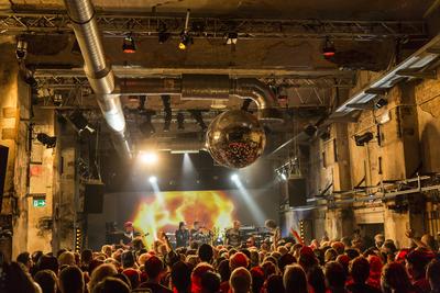 19/ Konzert: The Damned, Gitarrist Captain Sensible, Saenger Dave Vanian, Schlagzeuger Pinch, Bassist Stuart West, Keybo-stock-foto