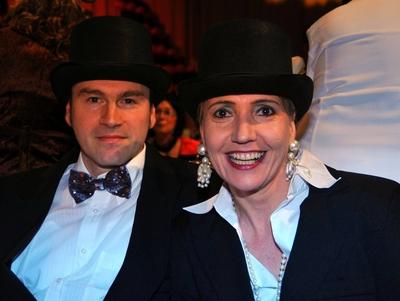 Bildnummer: 53783145  Datum: 06.02.2010  Copyright: imago/Becker&BredelDie Fernsehsitzung der Gro?en Saarbr?cker Karnevalsgesellschaft Mr sin nit so 1856 e.V. findet am Samstag (06.02.2010) im Jubil?umsjahr 154, 14X11 Jahre, in Saarbr?cken statt. Viele prominente und nicht prominente Saarl?nder sind gekommen, um mit der Mr sin nit so zu feiern. Im Bild: Simone Peter, Ministerin f?r Umwelt Energie und Verkehr mit Andreas Heiser.  People Politik Karneval Kost?m Verkleidung kbdig xsk 2010 quer Mr sin nit so Fasching Karneval Kappensitzung Fernsehsitzung M r sin nit so Karnevalsgesellschaft Narr Narren F?nfte Jahreszeit Personen Simone Peter Zweiergruppe Andreas HeiserBildnummer 53783145 Date 06 02 2010 Copyright Imago  the Fernsehsitzung the grand Saarbr?cker Carnival society Mr Sin nit as 1856 e V finds at Saturday 06 02 2010 in Anniversary year 154 14X11 Years in Saarbr?cken instead many Celebrities and not Celebrities Saarland are come to with the Mr Sin nit as to celebrate in Picture Simone Peter Minister for Environment Energy and Traffic with Andreas Heiser Celebrities politics Carnival Costume Covering Kbdig xSK 2010 horizontal Mr Sin nit as Carnival Carnival Kappensitzung Fernsehsitzung M r Sin nit as Carnival society Fool Fools Fifth Season People Simone Peter Dyad Andreas Heiser-stock-foto