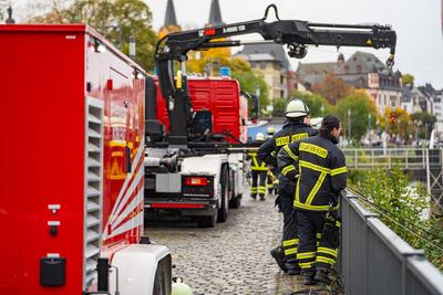 Schiffsunfall auf der Mosel - Schiff schl?gt Leck-stock-foto