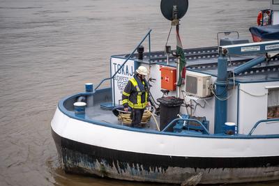 Schiffsunfall auf der Mosel - Schiff schl?gt Leck-stock-foto