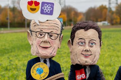 Gundremmingen, Bavaria, Germany - October 25, 2025: The nuclear power plant on the day the cooling towers of the decommi-stock-foto