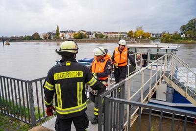 Schiffsunfall auf der Mosel - Schiff schl?gt Leck-stock-foto