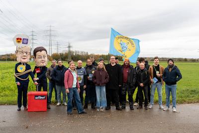 Gundremmingen, Bavaria, Germany - October 25, 2025: The nuclear power plant on the day the cooling towers of the decommi-stock-foto