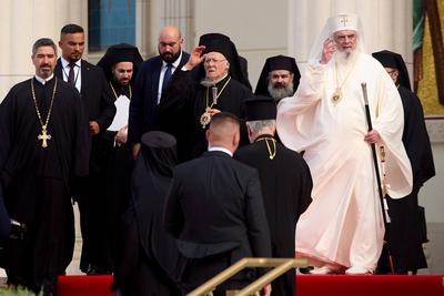 Worlds Largest Orthodox Cathedral, Icons Consecration, Bucharest, Romania-stock-foto