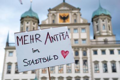 Augsburg, Bavaria, Germany - October 26, 2025: Hundreds of people demonstrate in Augsburg: Participants protest against-stock-foto