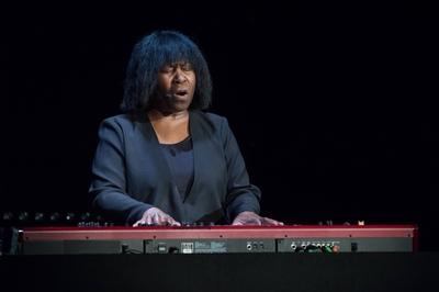 Kultur Musik Joan Armatrading Die britische R&B, Rock und Folk-Singer-Song Writerin Joan Armatrading spielte am Diensta-stock-foto