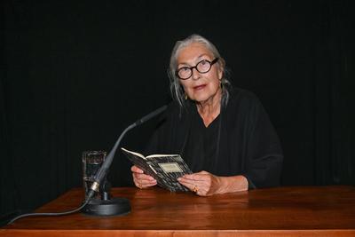 Lesung der Schauspielerin Edith Clever, aus dem Werk In hora mortis , von Thomas Bernhard, im Thomas Bernhard Haus in Oh-stock-foto