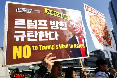 Palestinians Oppose Trump's Visit to South Korea-stock-foto