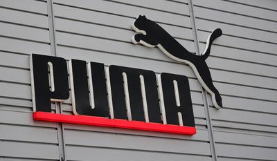 01.01.2023, Niedersachsen, Handel, Accessoires, Sportschuhe, Schuhproduzent, Sportbekleidung, Sportartikelhersteller, Sc-stock-foto