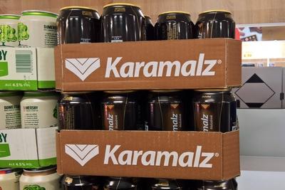 Karamalz Malzdrink von der Mannheimer Privatbrauerei Eichbaum. Foto: Malzbier in Dosen *** Karamalz malt drink from Mann-stock-foto