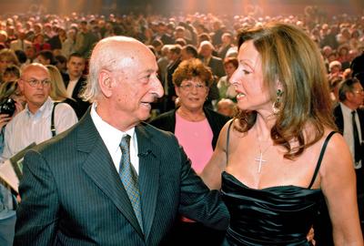 Meldung: Vicky Leandros - Vater gestorben.-stock-foto