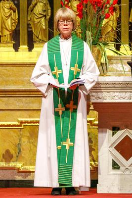 Gottesdienst mit Bishop Sarah Mullally in Berlin-stock-foto