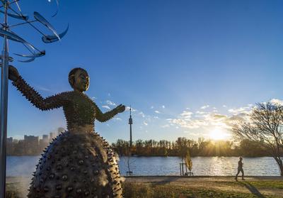 artwork Die Wasserw?chterin by Andr? Heller in Bank Austria Park (Andr? -Heller-Park), river Alte Donau (Old Danube), to-stock-foto