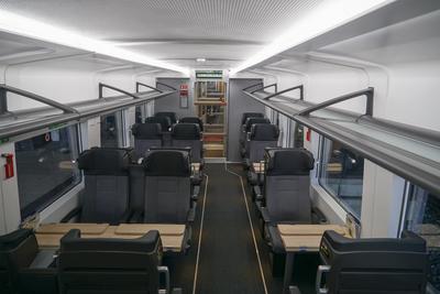 cntv/Kopenhagen- Neuer Zug neue Zugverbindung nach Kopenhagen 03.11.2025 Hamburg - Hauptbahnhof Montag, 3. November, bringt erstmals der modernste Zug der D?nischen Staatsbahnen DSB Reisende von Hamburg nach Kopenhagen: In Kooperation mit der Deutschen Bahn DB f?hrt der erste EuroCity des Herstellers Talgo um 10.53 Uhr vom Hamburger Hauptbahnhof ab Hamburg Deutschland *** cntv Copenhagen New train new train connection to Copenhagen 03 11 2025 Hamburg Central Station Monday, November 3, the most modern train of the Danish State Railways DSB brings travelers from Hamburg to Copenhagen for the first time In cooperation with Deutsche Bahn DB, the first EuroCity of the manufacturer Talgo departs from Hamburg Central Station at 10 53 a.m. H-stock-foto