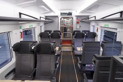 cntv/Kopenhagen- Neuer Zug neue Zugverbindung nach Kopenhagen 03.11.2025 Hamburg - Hauptbahnhof Montag, 3. November, bringt erstmals der modernste Zug der D?nischen Staatsbahnen DSB Reisende von Hamburg nach Kopenhagen: In Kooperation mit der Deutschen Bahn DB f?hrt der erste EuroCity des Herstellers Talgo um 10.53 Uhr vom Hamburger Hauptbahnhof ab Hamburg Deutschland *** cntv Copenhagen New train new train connection to Copenhagen 03 11 2025 Hamburg Central Station Monday, November 3, the most modern train of the Danish State Railways DSB brings travelers from Hamburg to Copenhagen for the first time In cooperation with Deutsche Bahn DB, the first EuroCity of the manufacturer Talgo departs from Hamburg Central Station at 10 53 a.m. H-stock-foto