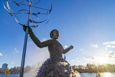 artwork Die Wasserw?chterin by Andr? Heller in Bank Austria Park (Andr? -Heller-Park), river Alte Donau (Old Danube), to-stock-foto