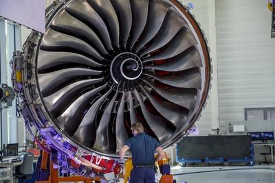 Montagelinie fuer Trent XWB Triebwerke bei Rolls-Royce DEU/Brandenburg/ Dahlewitz (c) Rolls-Royce oeffnete anfang Juni-stock-foto