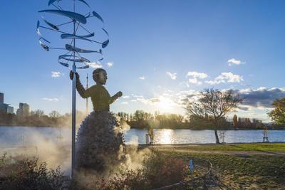 artwork Die Wasserw?chterin by Andr? Heller in Bank Austria Park (Andr? -Heller-Park), river Alte Donau (Old Danube), to-stock-foto