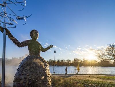 artwork Die Wasserw?chterin by Andr? Heller in Bank Austria Park (Andr? -Heller-Park), river Alte Donau (Old Danube), to-stock-foto