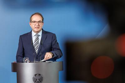 Statement von Bundesinnenminister Alexander Dobrindt-stock-foto