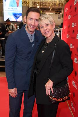 Marcel Remus mit Mutter Silke Remus bei der Pr?sentation der Marcel Remus Bettenwarenkollektion Bedtime Stories im Premi-stock-foto