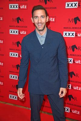 Marcel Remus bei der Pr?sentation der Marcel Remus Bettenwarenkollektion Bedtime Stories im Premium-M?bel- und Einrichtu-stock-foto