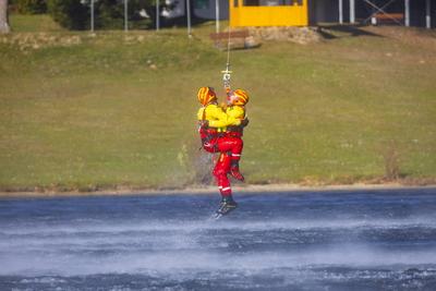 Hubschraubergest?tzte Wasserrettung-stock-foto