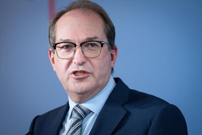 Statement des Bundesinnenminister zum Verbot von 'Muslim Interaktiv'-stock-foto