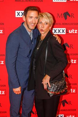 Marcel Remus pr?sentiert seine eigene Bettw?sche-Kollektion bei XXXLutz in N?rnberg-stock-foto