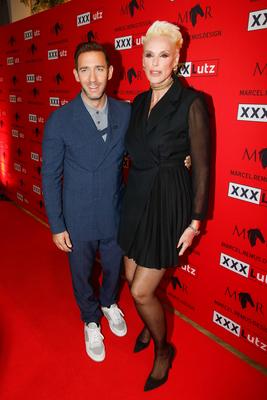 Marcel Remus pr?sentiert seine eigene Bettw?sche-Kollektion bei XXXLutz in N?rnberg-stock-foto