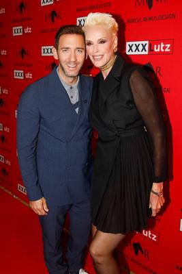 Marcel Remus pr?sentiert seine eigene Bettw?sche-Kollektion bei XXXLutz in N?rnberg-stock-foto