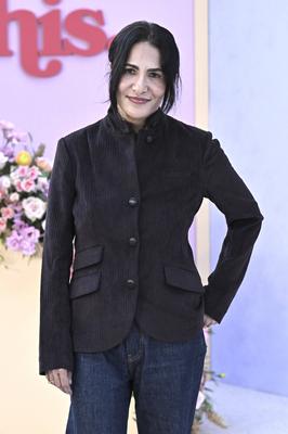 Jenni Konner-stock-foto