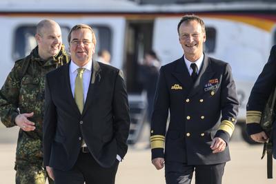 GER, Schoenefeld, arrival of P-8A Poseidon, and press statements at the government terminal of BER, November 7, 2025-stock-foto