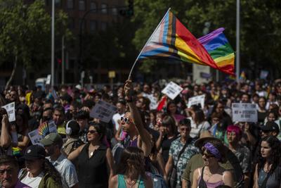 Members of the LGBTIQA+ community participate in the 18th edition of SANTIAGO PARADE through the streets of Santiago de-stock-foto