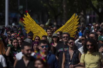 Members of the LGBTIQA+ community participate in the 18th edition of SANTIAGO PARADE through the streets of Santiago de-stock-foto