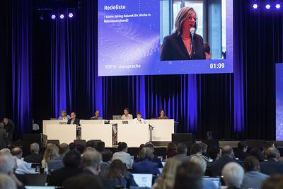 6. Tagung der 13. Synode der EKD in Dresden-stock-foto