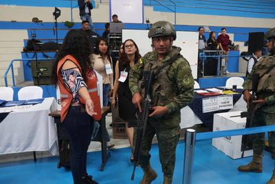 SIMULACRO REFERÉNDUM Y CONSULTA POPULAR-stock-foto