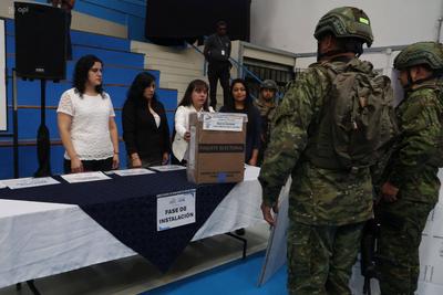 SIMULACRO REFERÉNDUM Y CONSULTA POPULAR-stock-foto